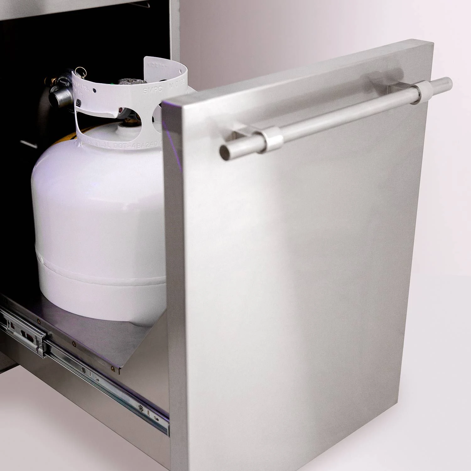 American Made Grills AMG-MUS36-CART Muscle 36-Inch Dual Fuel Wood And Gas Grill With Infrared Searing Burner And Rotisserie Kit On Cart 6 American Made Grills AMG-MUS36-CART Muscle 36-Inch Dual Fuel Wood And Gas Grill With Infrared Searing Burner And Rotisserie Kit On Cart - Image 6