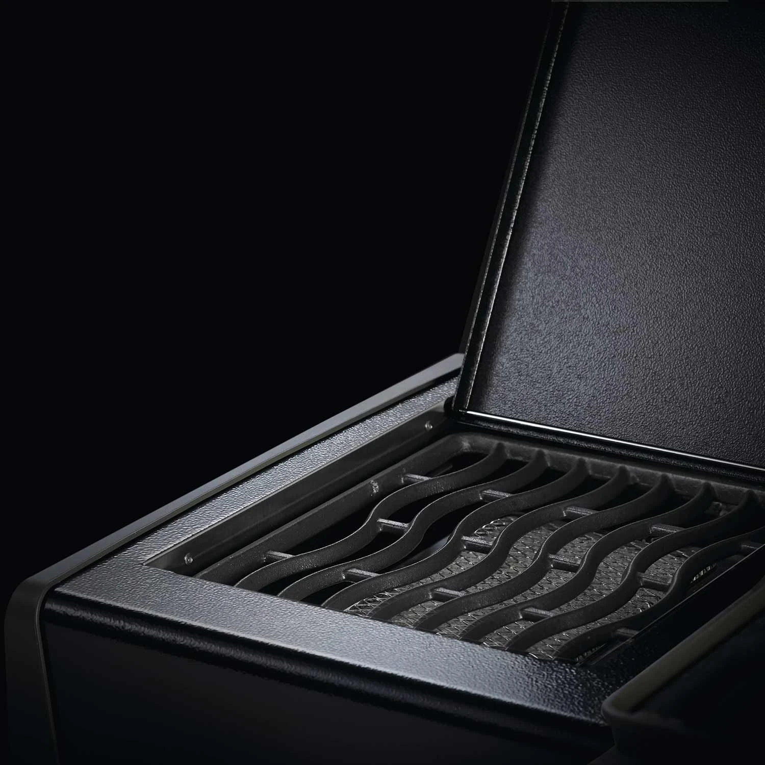 Napoleon RXT425SIBSS Rogue XT 425 Gas Grill On Cart With Infrared Side Burner, 23.75-Inches 3 Napoleon RXT425SIBSS Rogue XT 425 Gas Grill On Cart With Infrared Side Burner, 23.75-Inches - Image 3