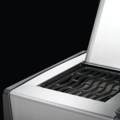 Napoleon RXT525SIBSS Rogue XT 525 Gas Grill On Cart With Infrared Side Burner, 28.75-Inches -Smokey Ridge Grills Shop rxt ss feature 7 01 20