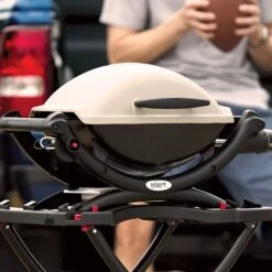 Weber Q1000 Portable Propane Gas Grill On Scissor Cart (WEB-50060001-WEB-6557) 9 Weber Q1000 Portable Propane Gas Grill On Scissor Cart (WEB-50060001-WEB-6557) -Smokey Ridge Grills Shop web 50060001 feat g 05 22