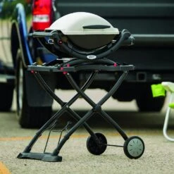 Weber Q1000 Portable Propane Gas Grill On Scissor Cart (WEB-50060001-WEB-6557) 8 Weber Q1000 Portable Propane Gas Grill On Scissor Cart (WEB-50060001-WEB-6557) -Smokey Ridge Grills Shop web 50060001 web 6557 ls a 05 22