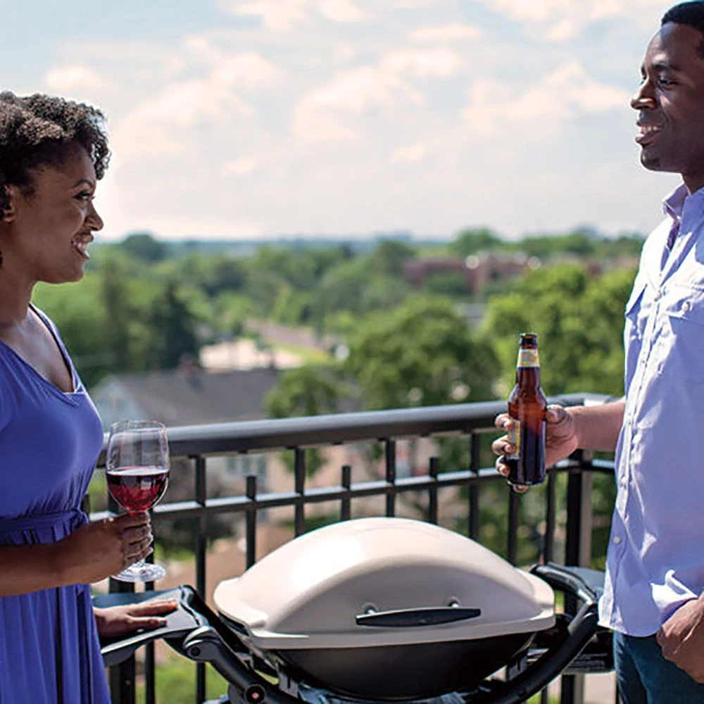 Weber Q2000 Portable Propane Gas Grill With Side Tables (WEB-53060001) 5 Weber Q2000 Portable Propane Gas Grill With Side Tables (WEB-53060001) - Image 5